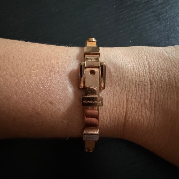 Michael Kors clasp bracelet - Picture 1 of 7